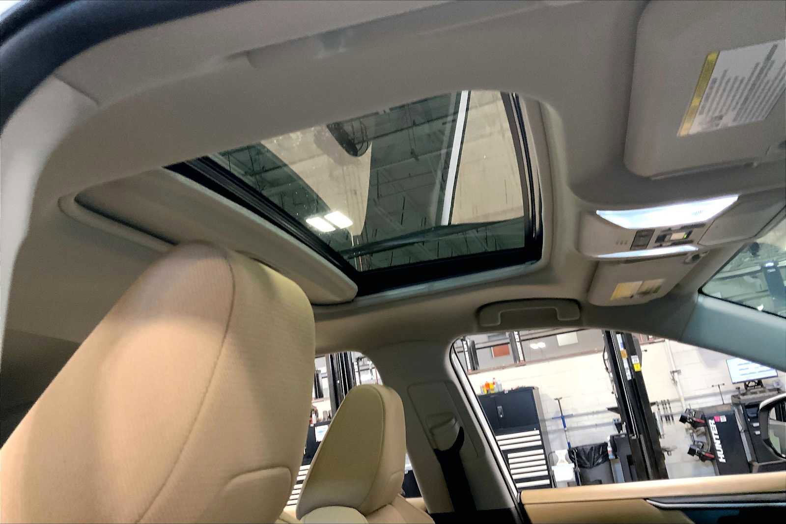 Used 2022 Toyota RAV4 XLE w/ Convenience Package image 14