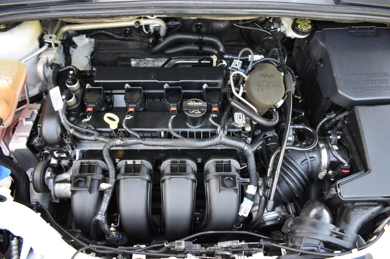 Used 2013 Ford Focus Titanium w/ Titanium Handling Pkg image 43