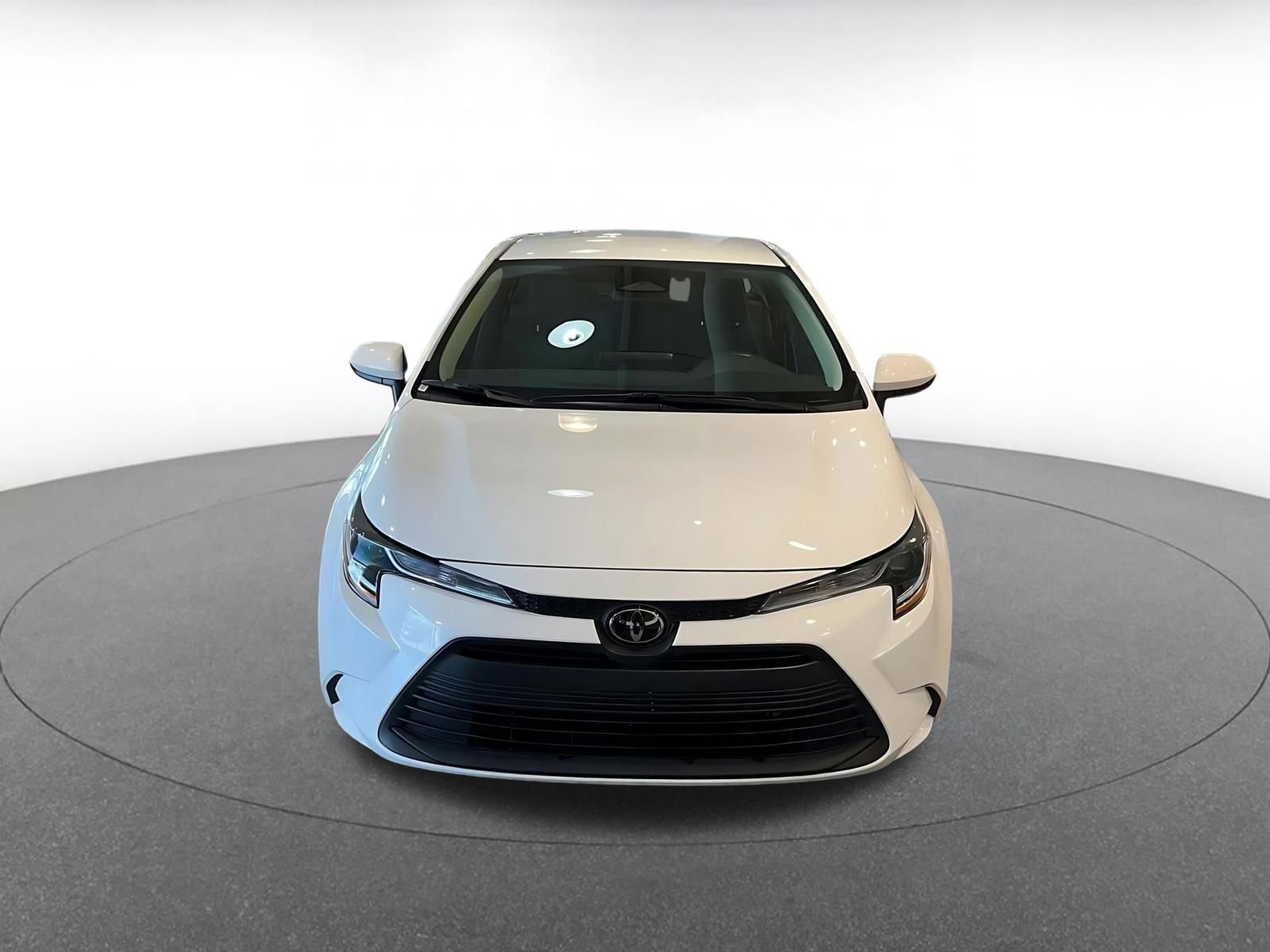 Used 2025 Toyota Corolla LE image 4