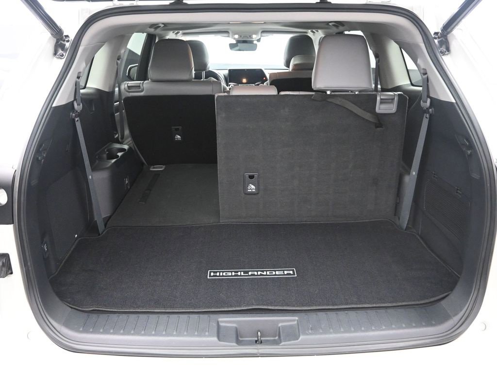 Used 2021 Toyota Highlander Limited image 36