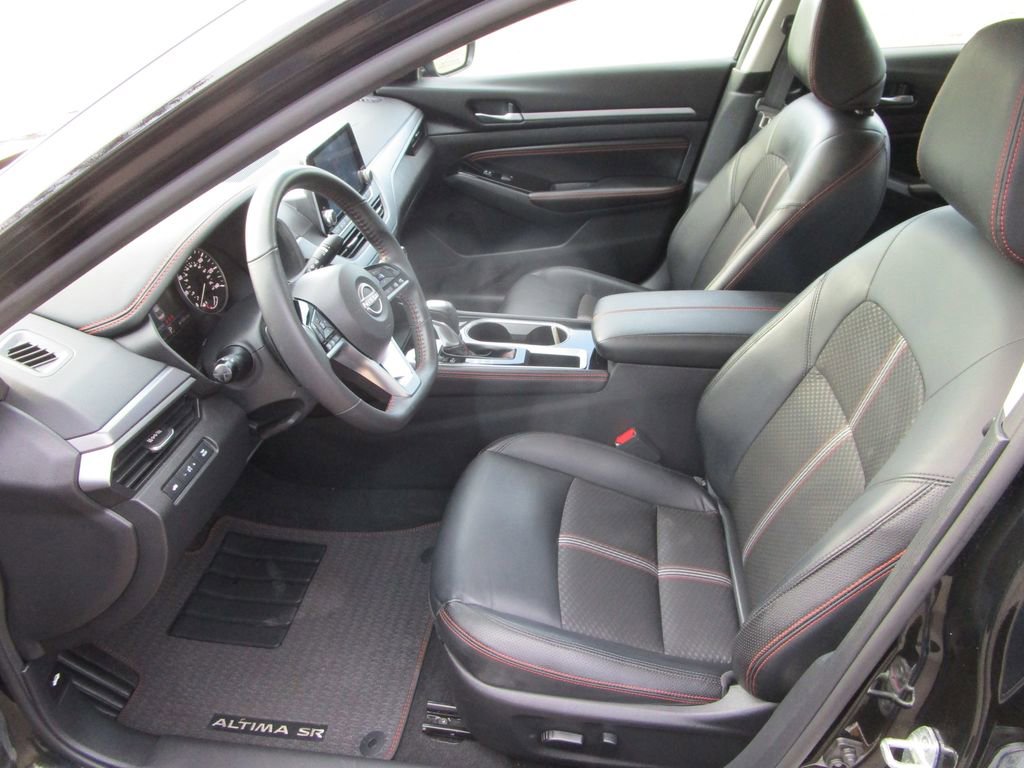 Used 2023 Nissan Altima 2.5 SR image 17