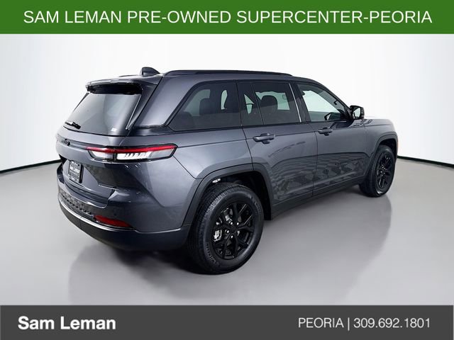 Used 2025 Jeep Grand Cherokee Altitude image 7