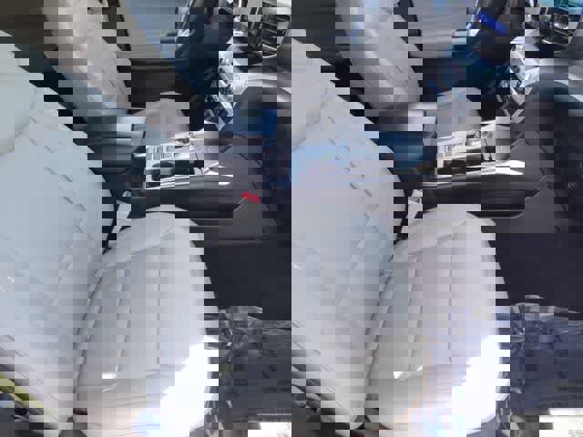 Used 2023 Ford Explorer XLT w/ Equipment Group 202A image 14