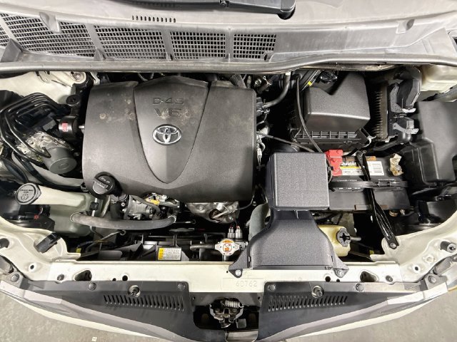 Certified 2017 Toyota Sienna XLE FWD image 33