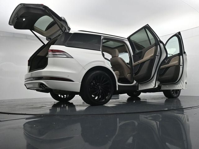 Used 2023 Lincoln Aviator Reserve w/ Equipment Group 201A AWD/4WD image 44