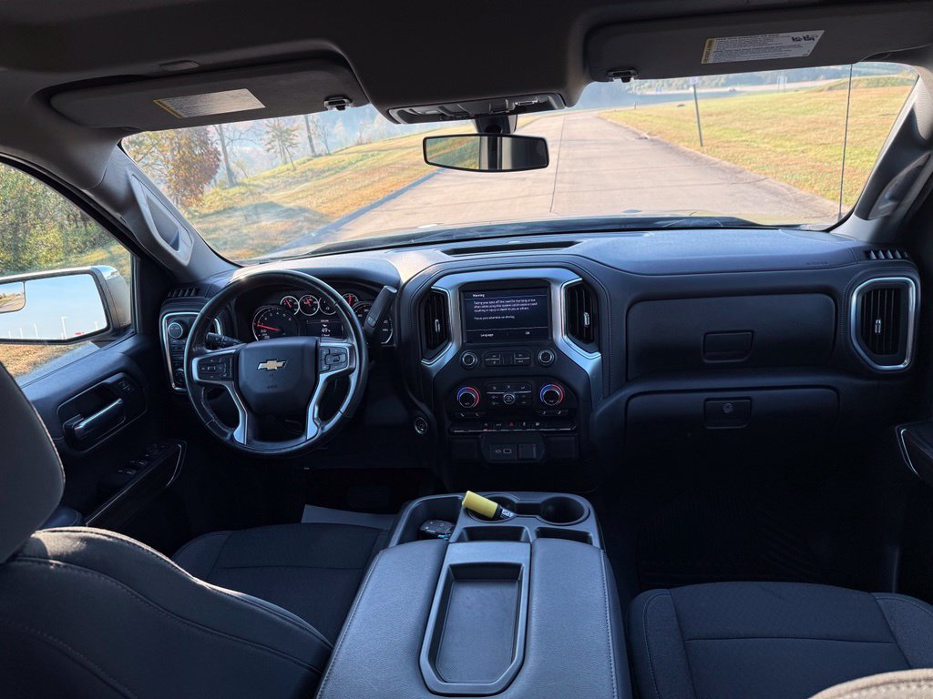Used 2021 Chevrolet Silverado 1500 LT AWD/4WD image 19