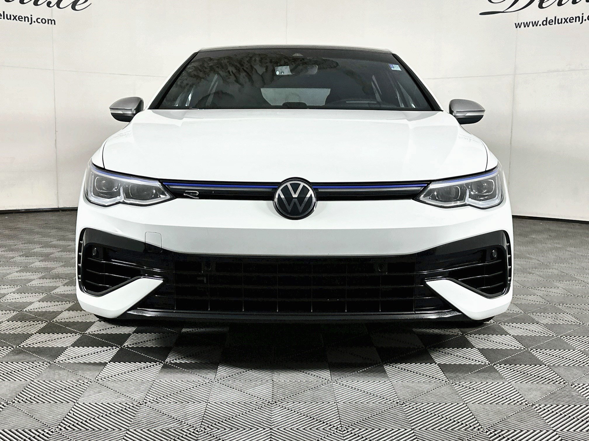 Used 2024 Volkswagen Golf R AWD/4WD image 2