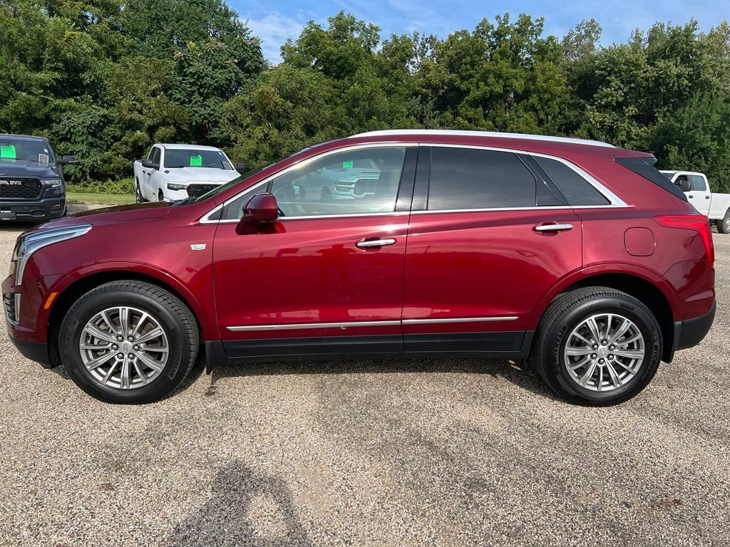 Used 2017 Cadillac XT5 Luxury w/ Driver Awareness Package FWD image 2