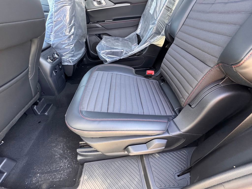 New 2026 Ford Explorer ST-Line w/ ST-Line Street Pack image 25