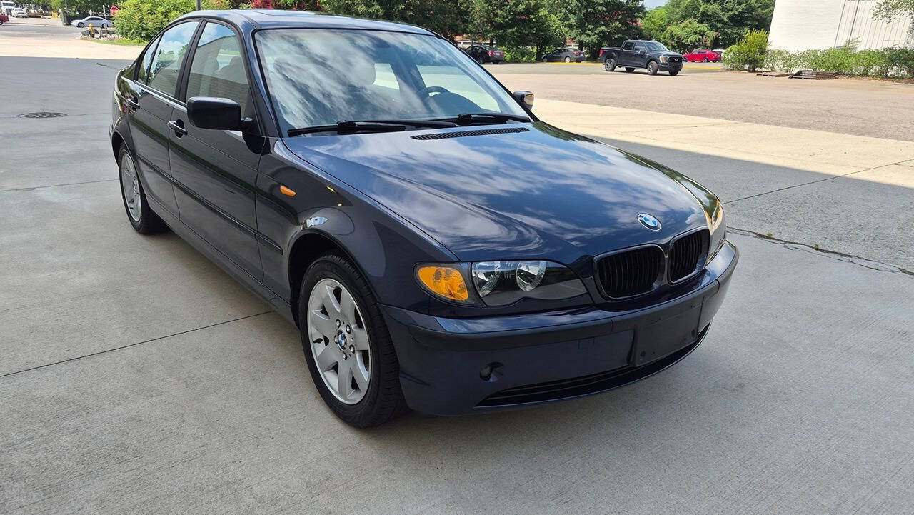 Used 2004 BMW 325xi Sedan AWD/4WD image 9