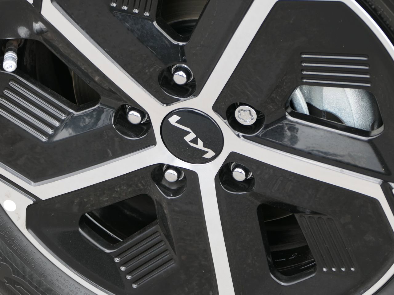 Used 2025 Kia Niro EX image 11