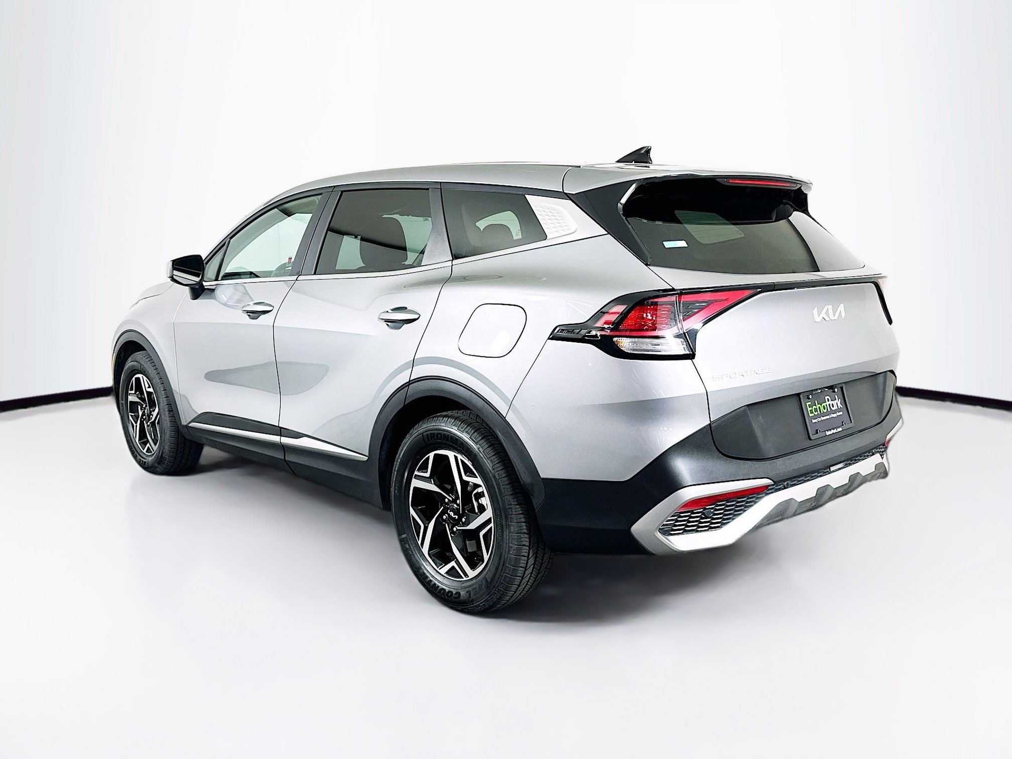 Used 2025 Kia Sportage LX image 5