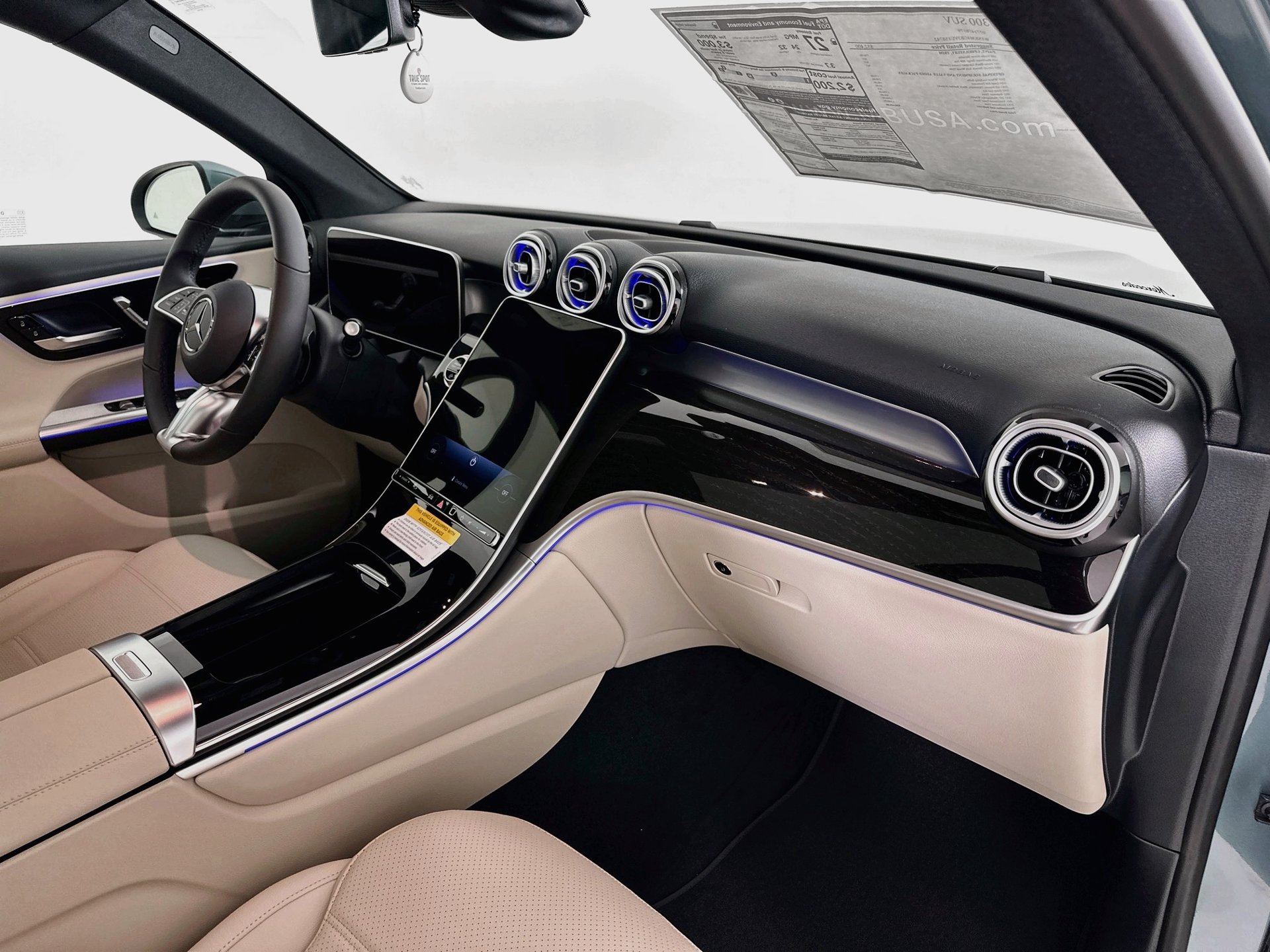 New 2027 Mercedes-Benz GLC 300 image 31