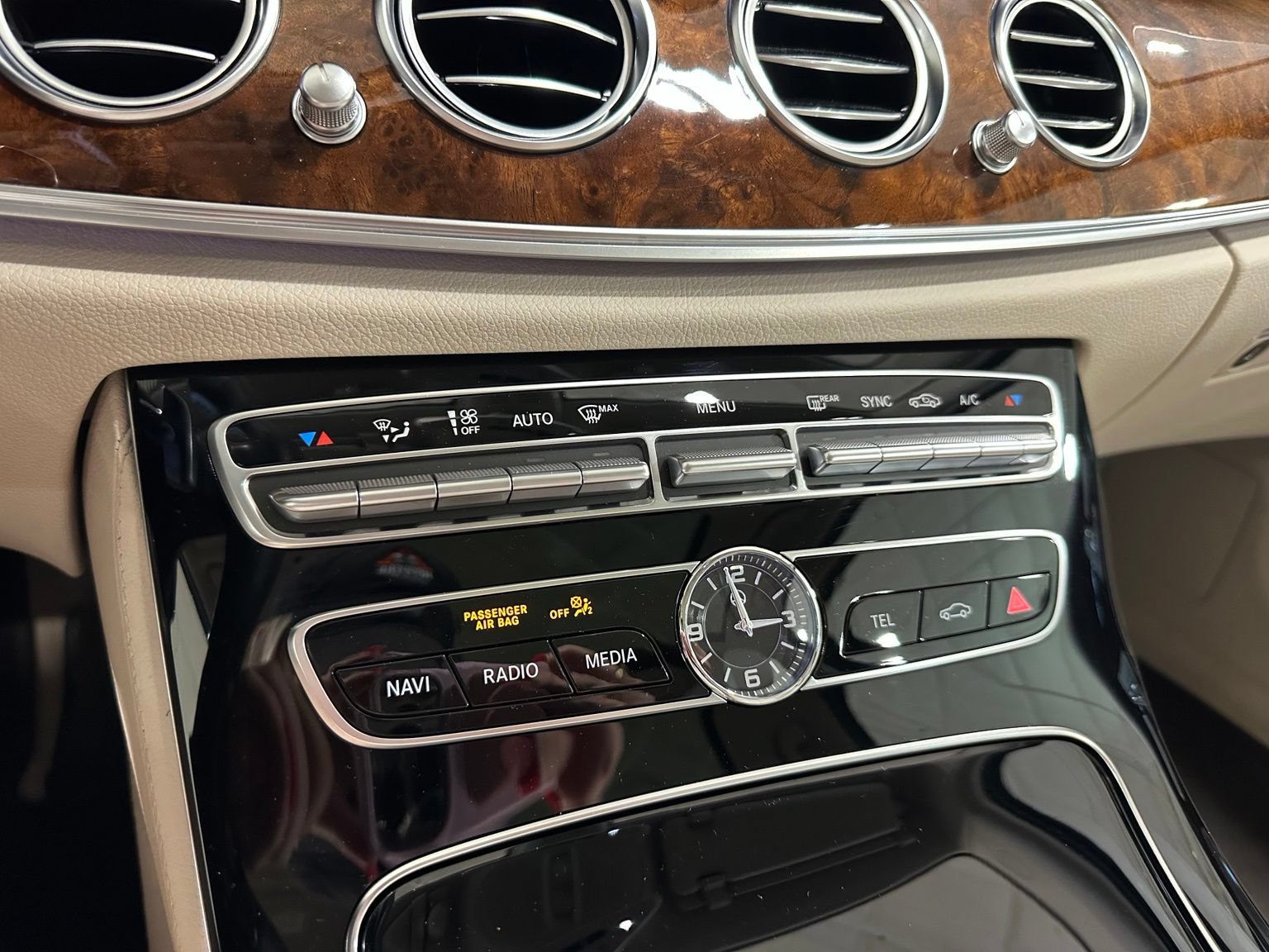 Used 2017 Mercedes-Benz E 300 image 30