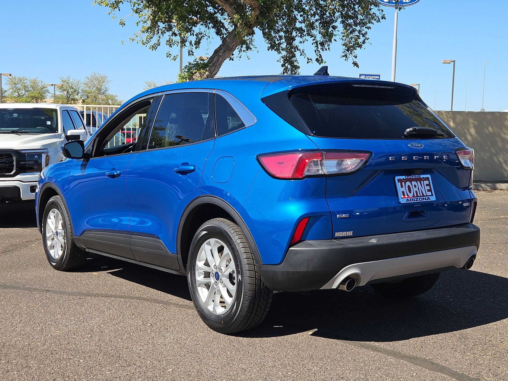 Used 2020 Ford Escape SE image 8