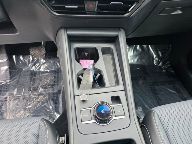 Used 2025 Volkswagen Tiguan SE image 21