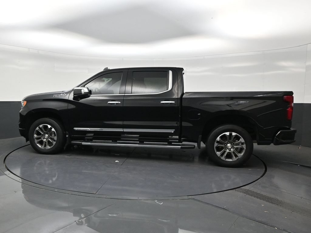 Used 2024 Chevrolet Silverado 1500 High Country RWD image 2