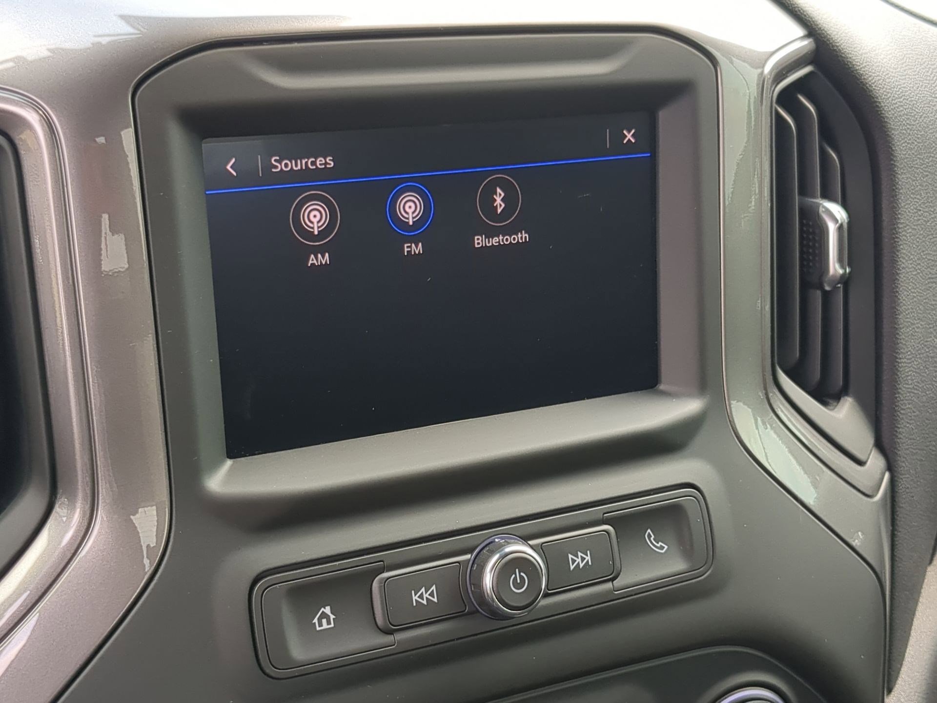 Used 2025 Chevrolet Silverado 1500 W/T w/ WT Value Package image 17