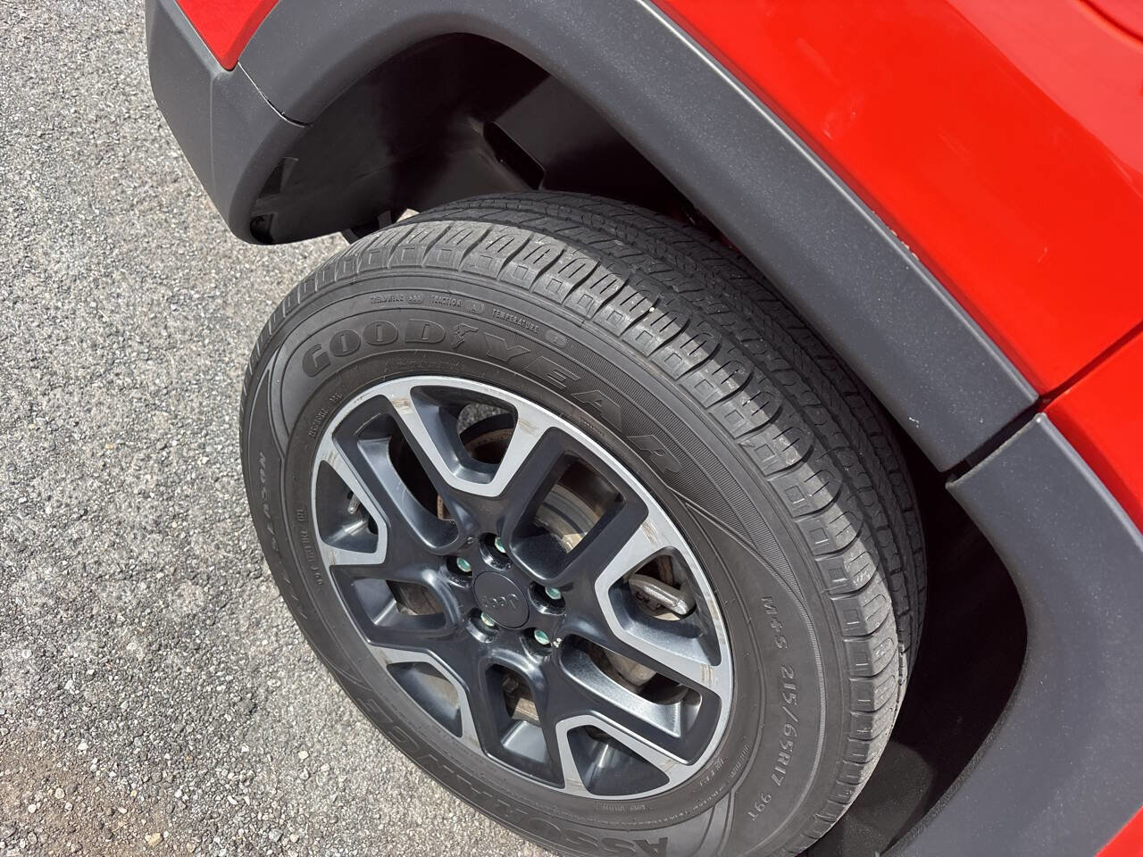 Used 2018 Jeep Compass Trailhawk w/ Navigation Group AWD/4WD image 6
