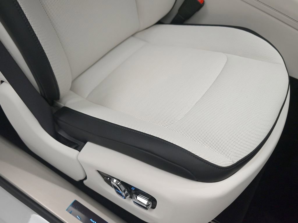 Used 2025 Rolls-Royce Spectre w/ Spectre Launch Package image 15