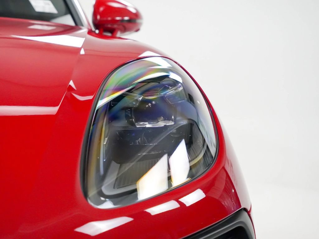 Certified 2025 Porsche Macan S image 8