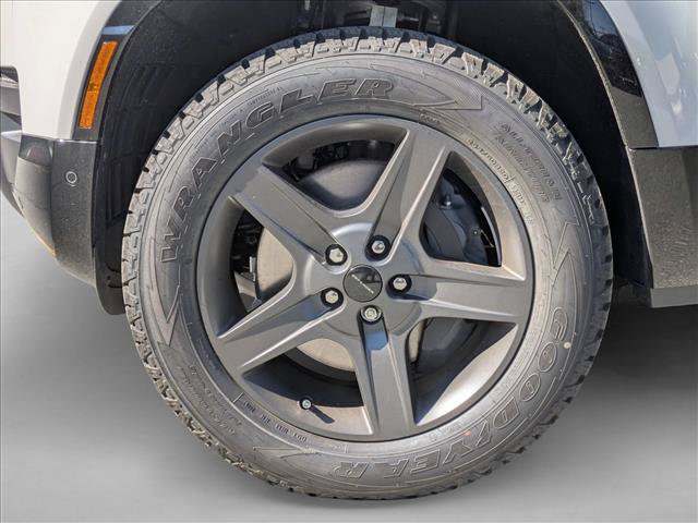 New 2026 Land Rover Defender 110 X-Dynamic SE AWD/4WD image 10