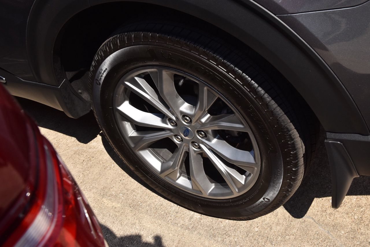 Used 2024 Ford Explorer Limited AWD/4WD image 12