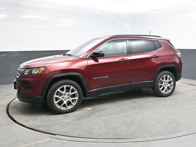 Used 2022 Jeep Compass Latitude AWD/4WD image 3