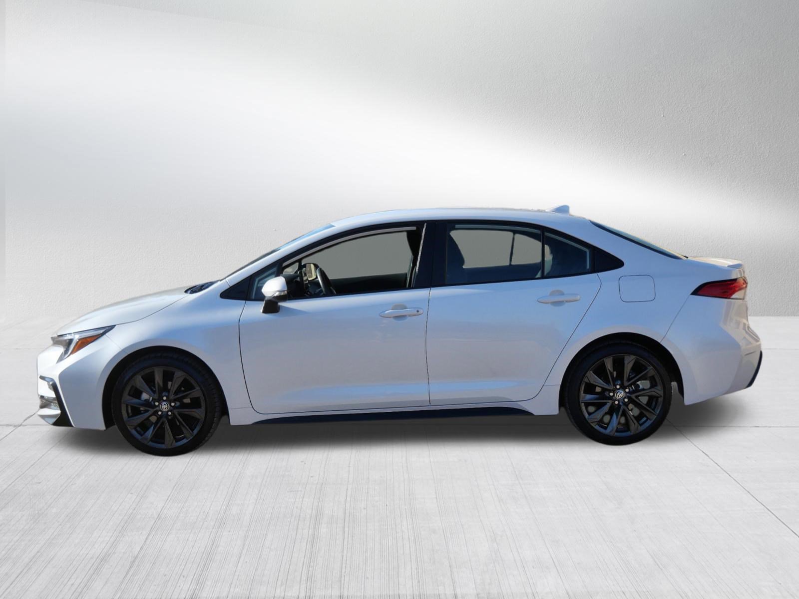 Certified 2024 Toyota Corolla SE FWD image 5