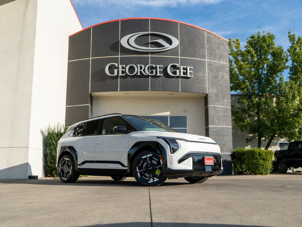 New 2027 Kia EV3 GT AWD/4WD image 1