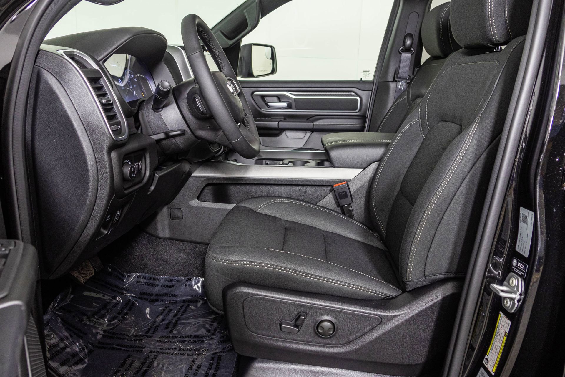 New 2026 RAM 1500 4x4 Crew Cab image 24