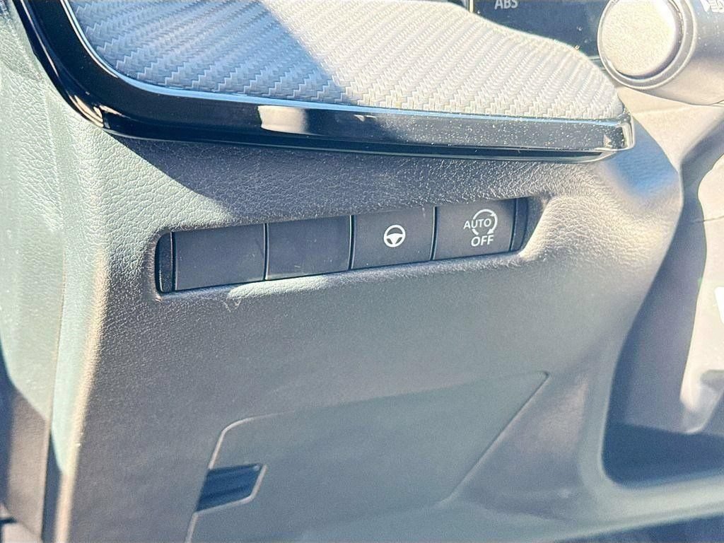 New 2026 Nissan Kicks SR w/ Illumination Package FWD image 10