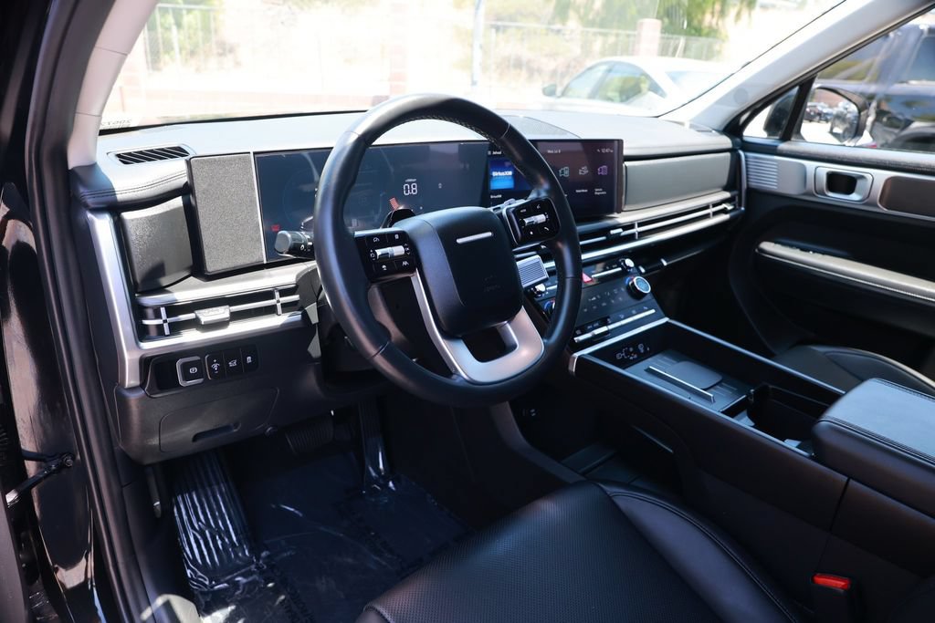 Used 2025 Hyundai Santa Fe SEL FWD image 19