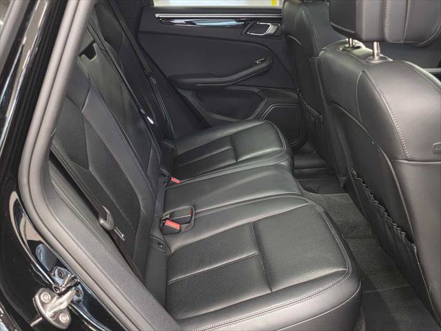 Used 2024 Porsche Macan AWD/4WD image 12