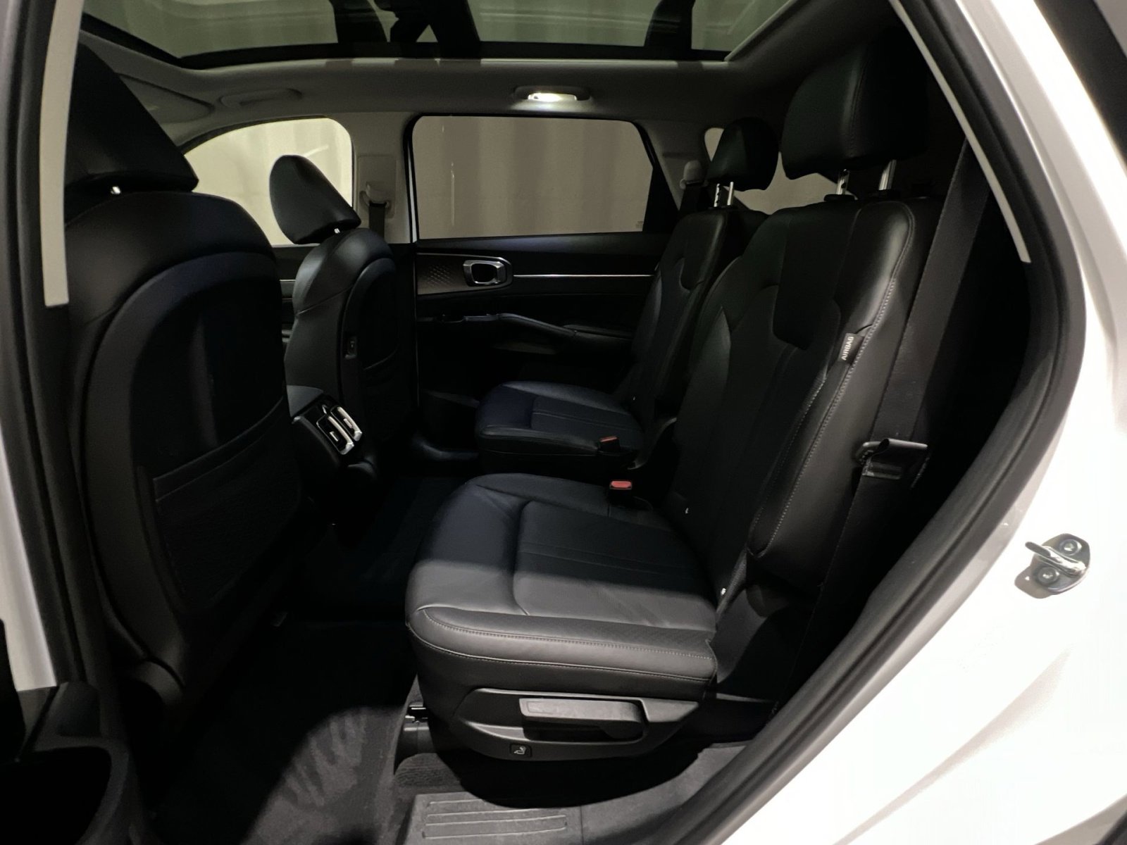 Used 2024 Kia Sorento SX FWD image 38