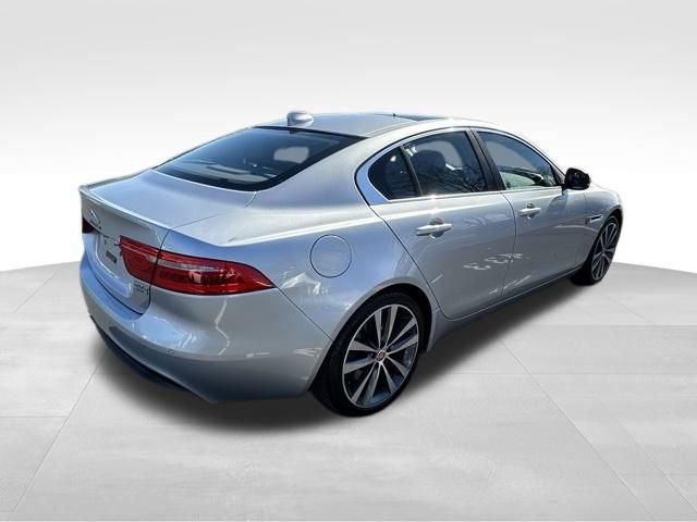 Used 2017 Jaguar XE Prestige image 7