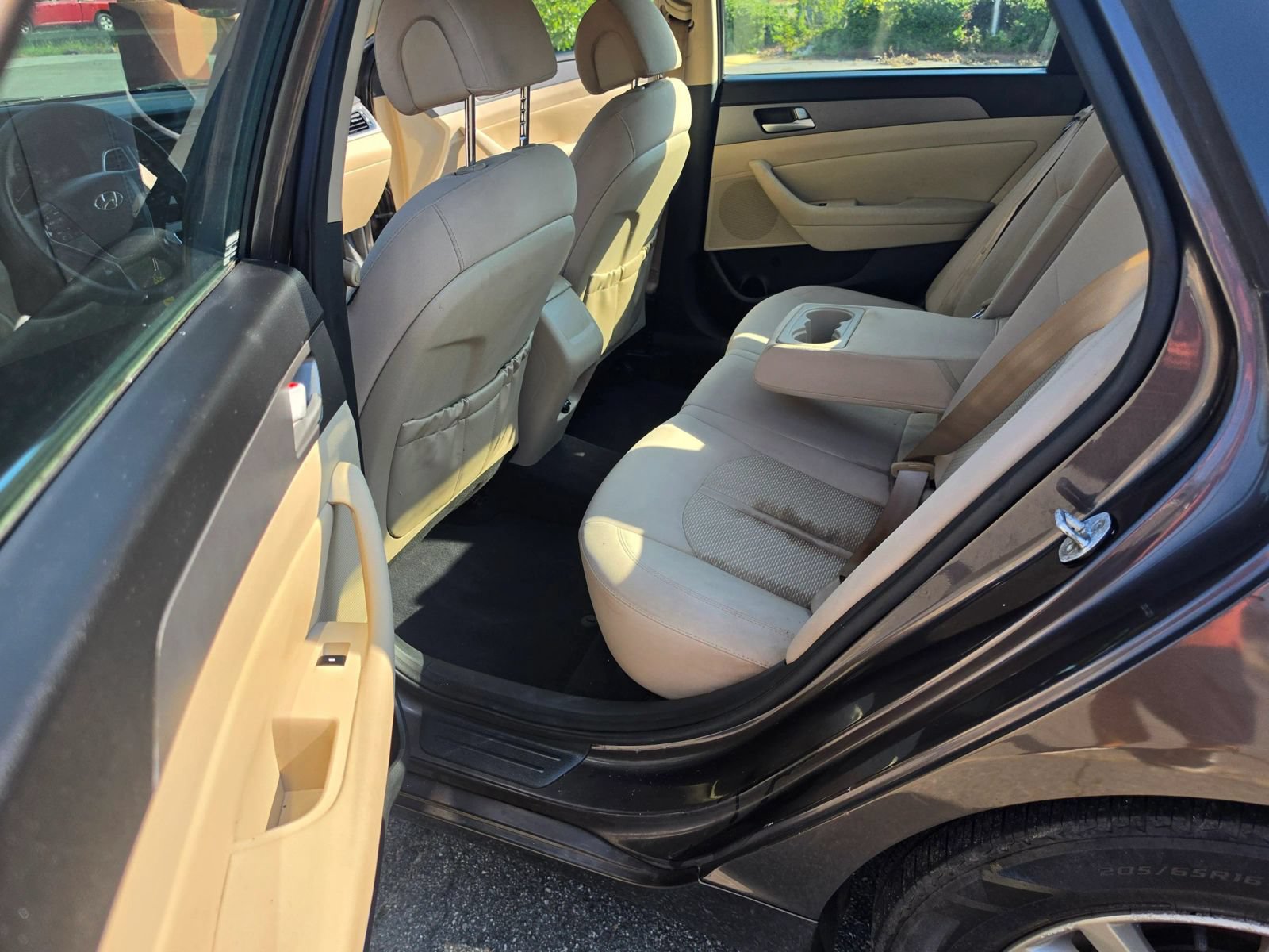 Used 2015 Hyundai Sonata SE w/ Option Group 09 FWD image 14