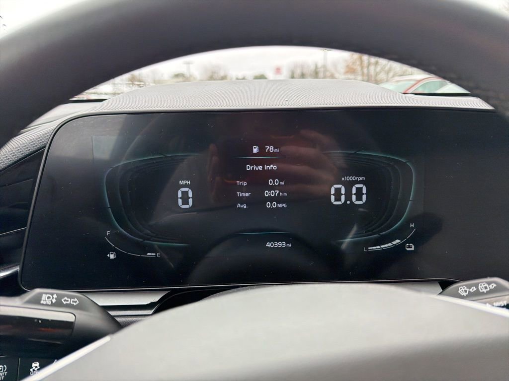 Used 2023 Kia Niro EX image 24