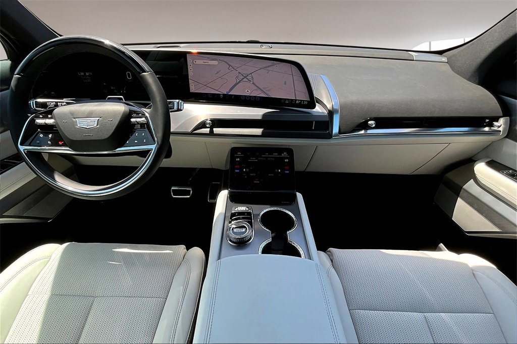 New 2026 Cadillac Vistiq Luxury w/ LPO, Floor Liner Package image 5