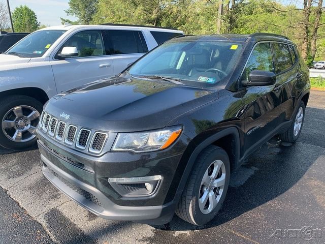 Used 2018 Jeep Compass Latitude w/ Cold Weather Group AWD/4WD image 1