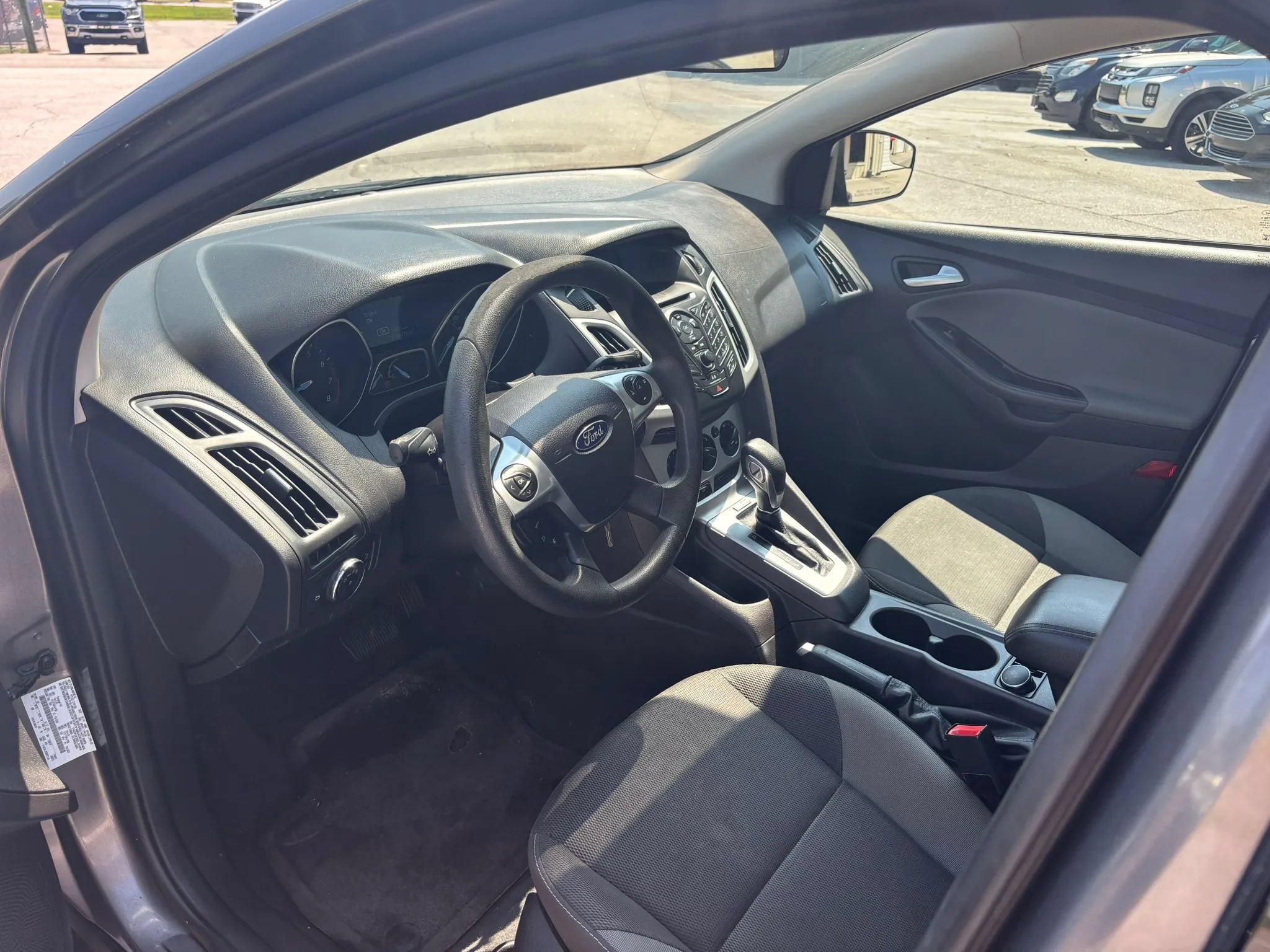 Used 2014 Ford Focus SE FWD image 11