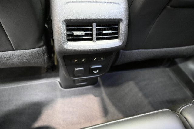 Used 2018 Chevrolet Equinox Premier image 25