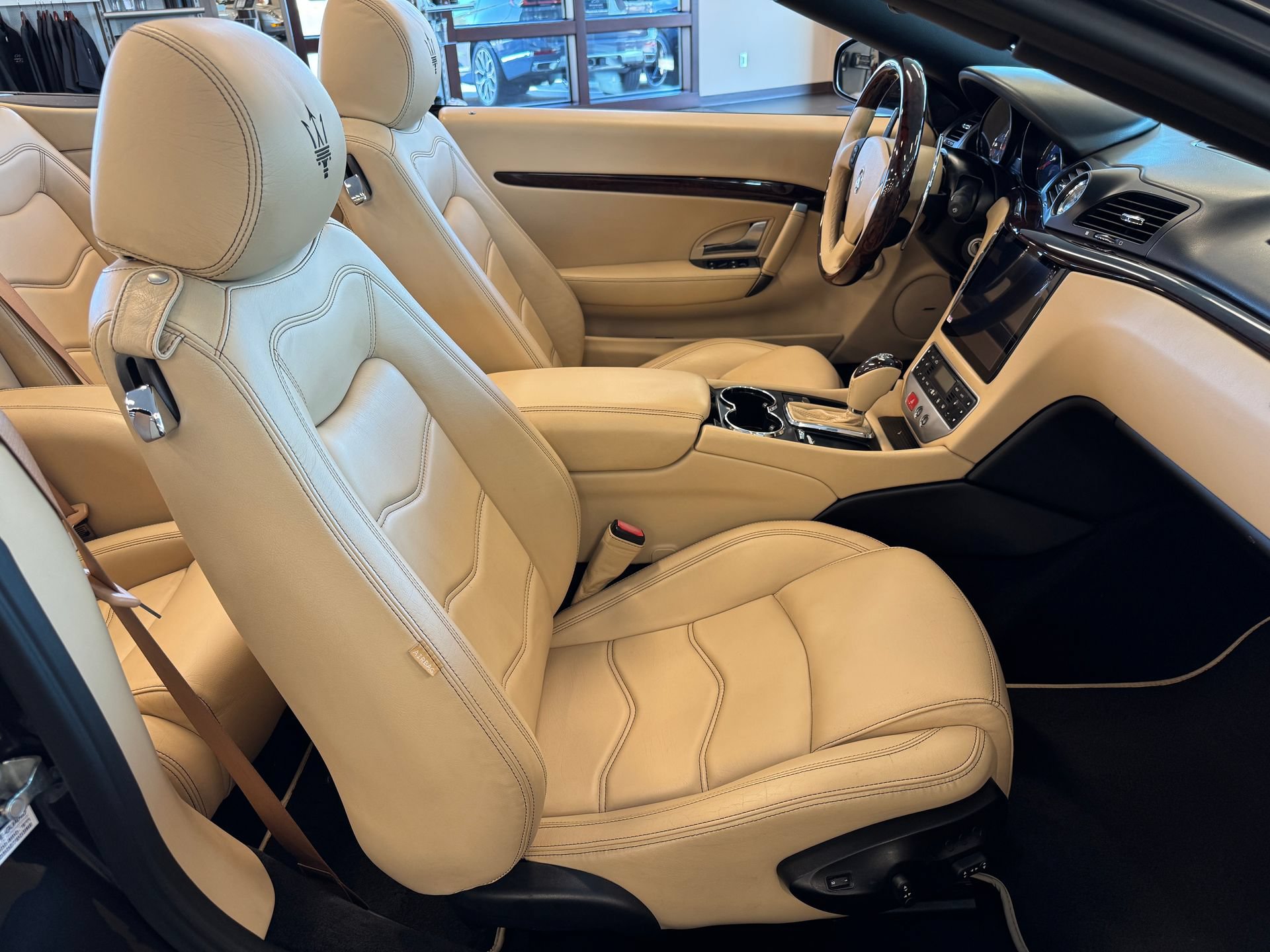 Used 2014 Maserati GranTurismo Convertible RWD image 36