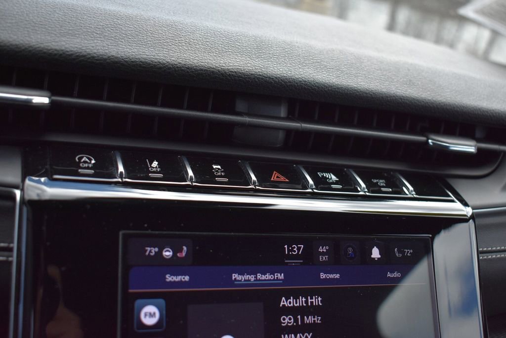 Used 2024 Jeep Grand Cherokee Altitude image 23