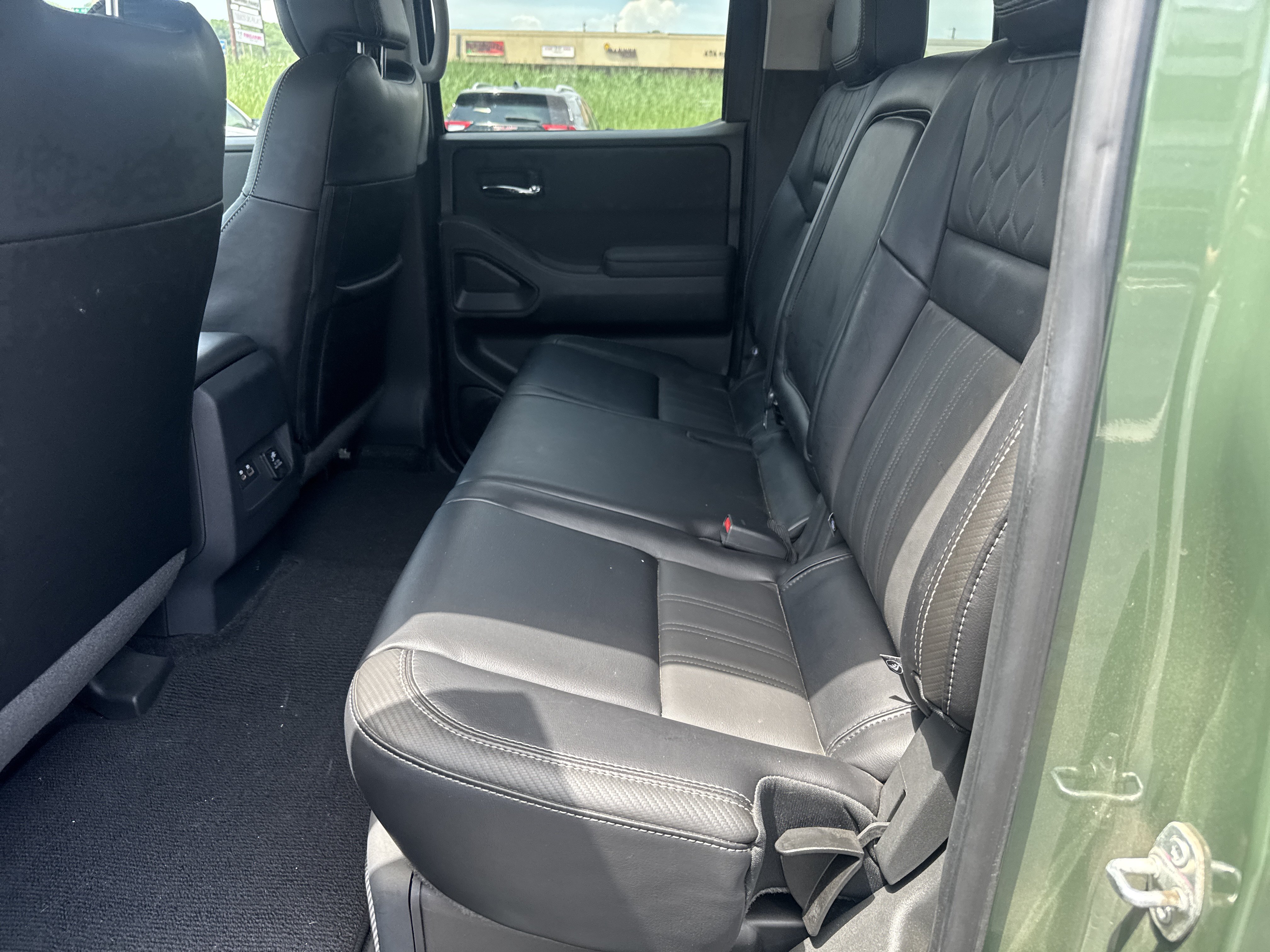 Used 2024 Nissan Frontier SL w/ Technology Package AWD/4WD image 13