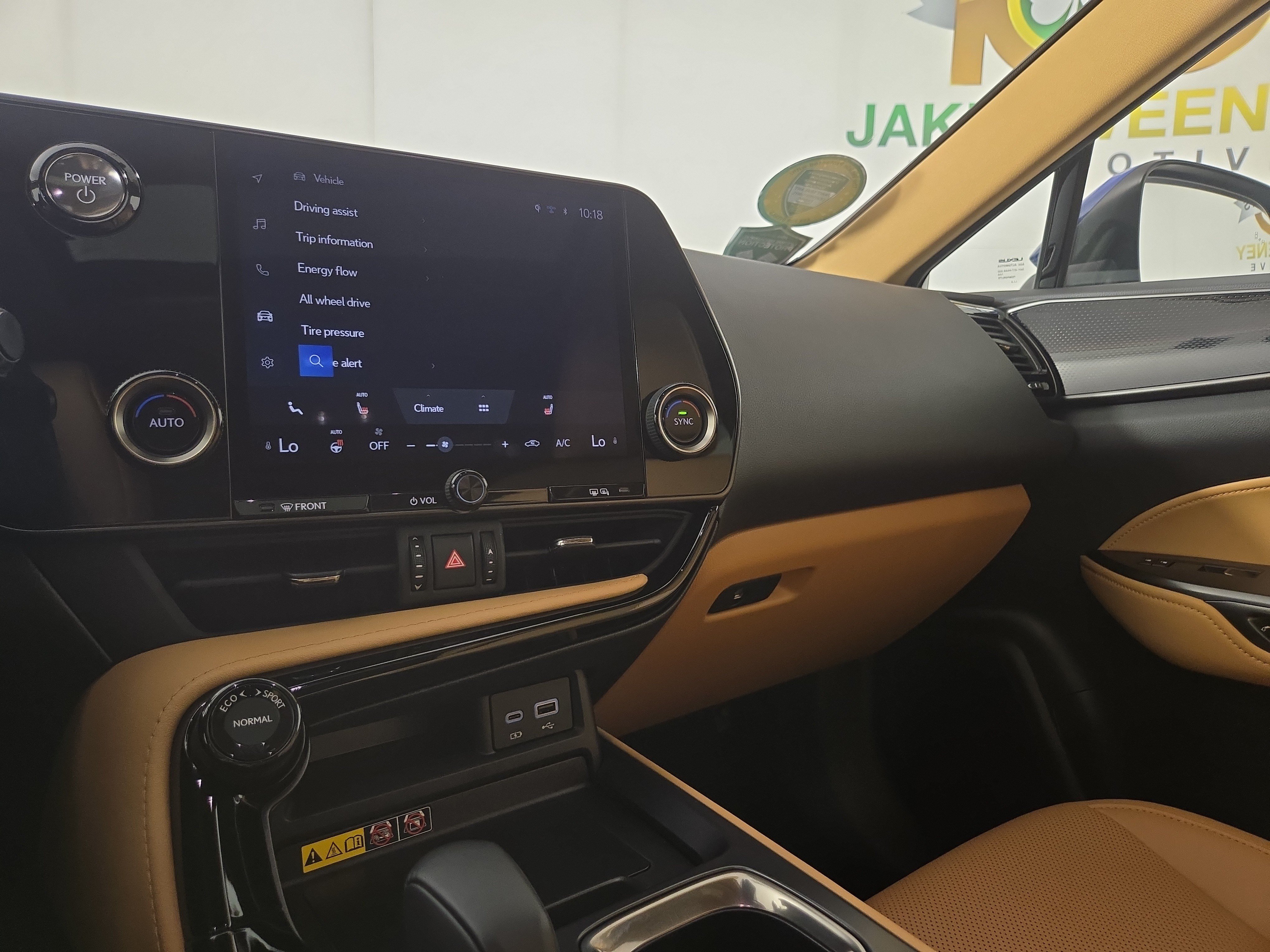 Used 2025 Lexus NX 350h AWD image 24