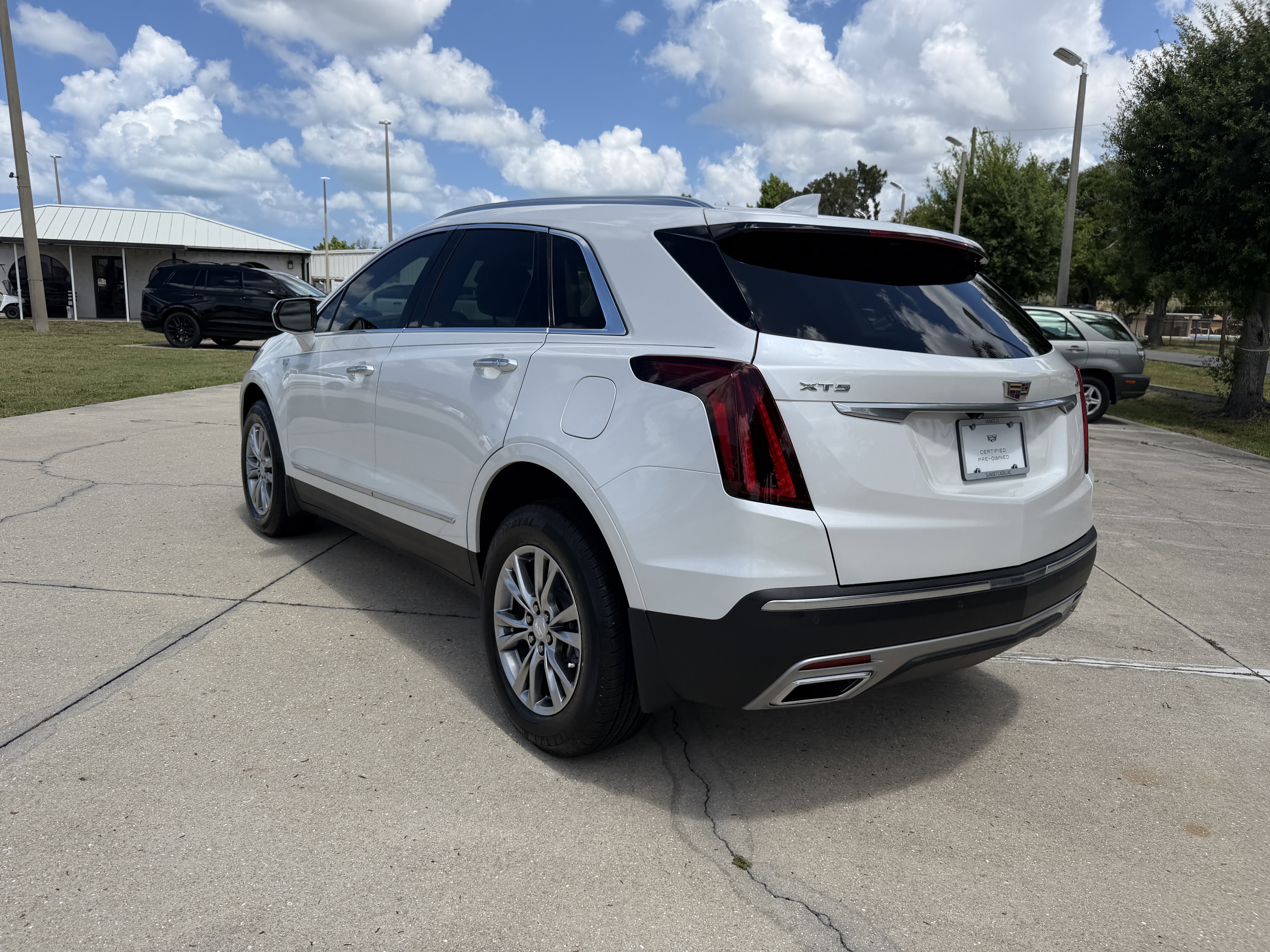 Certified 2023 Cadillac XT5 Premium Luxury FWD image 5
