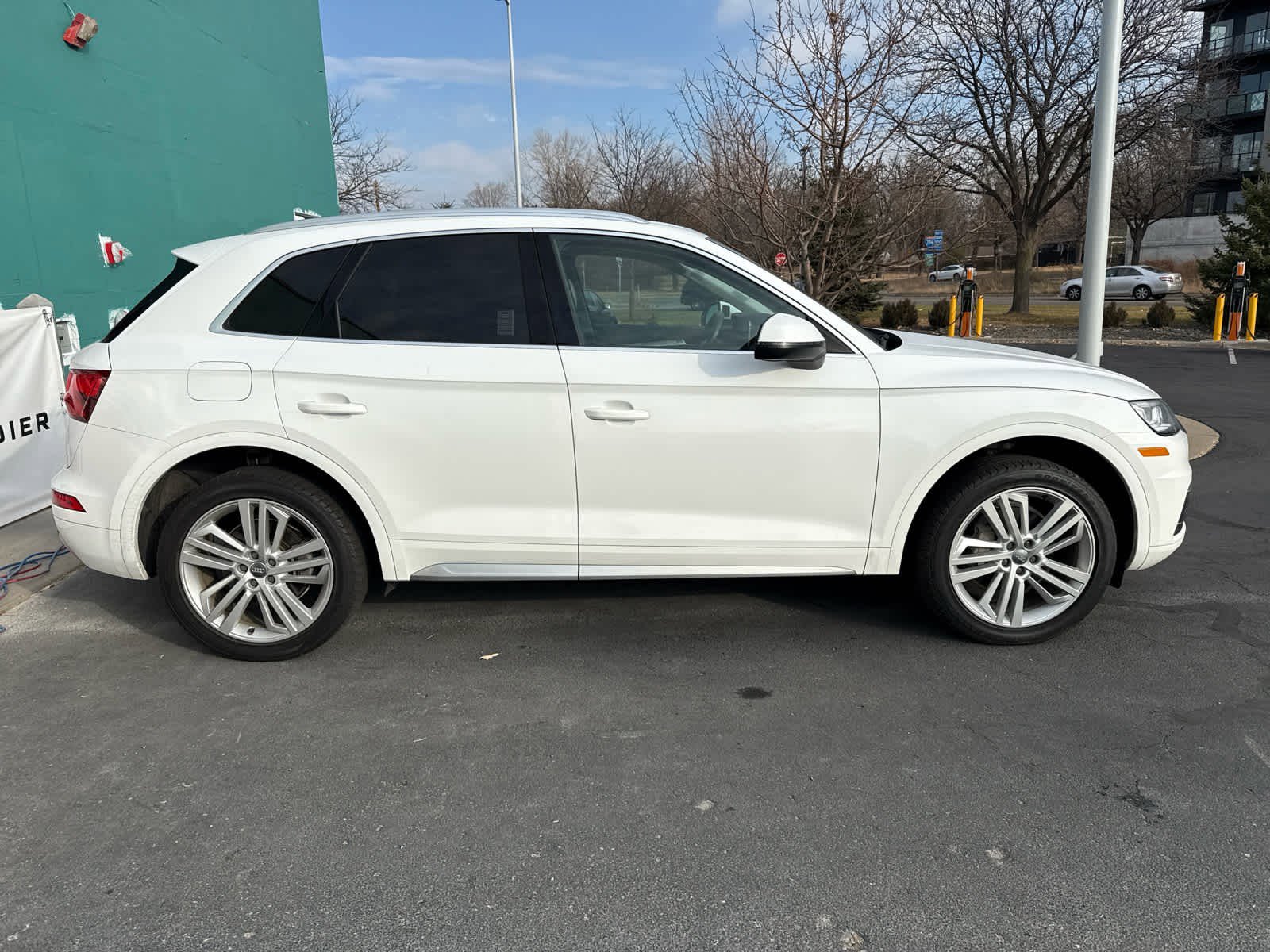 Used 2018 Audi Q5 2.0T Premium Plus w/ Premium Plus Package image 2