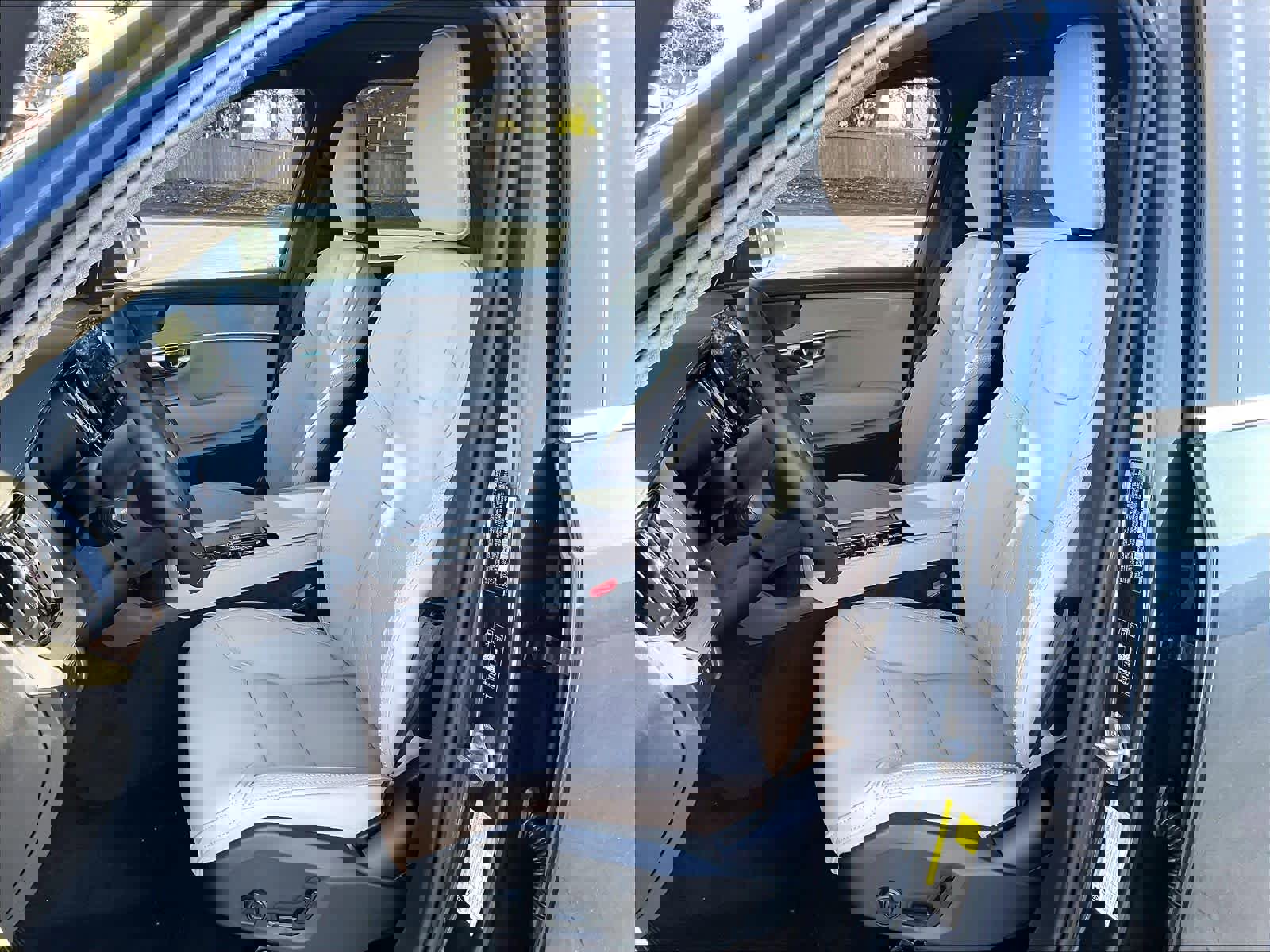 New 2026 Volvo XC90 T8 Plus w/ Protection Package Premier image 11