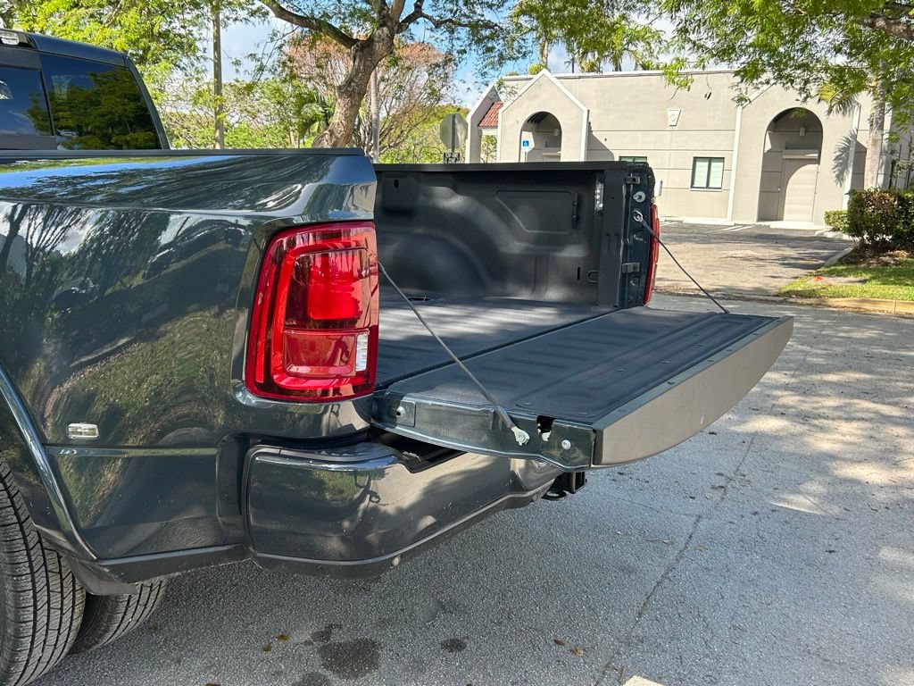 New 2026 RAM 3500 Limited AWD/4WD image 42